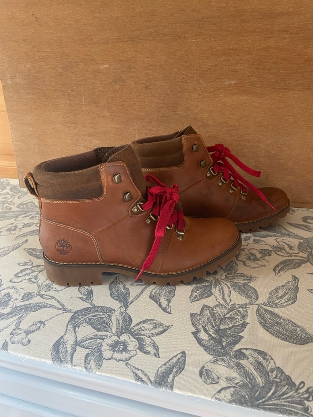 Timberland Ellendale Mid Hiker Brown Leather Boots with Red Laces
